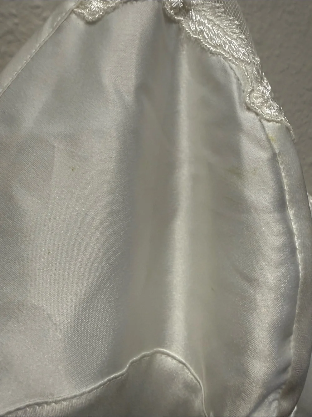 VINTAGE 1999 Victoria's Secret White Lace-Trim Satin Chemise